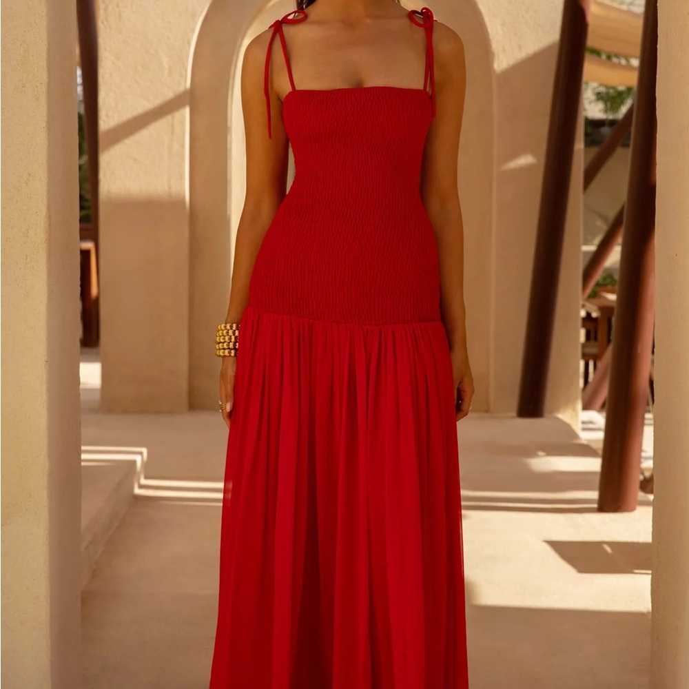 MAEVA
Club L London
Red Square-Neck Fishtail Maxi Dress With Ruched Detailing